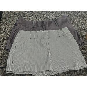 Women's Gray Express‎ Shorts & Striped White House Black Market Shorts Size 4